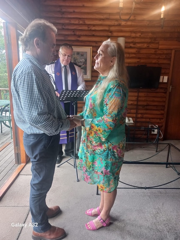 Wedding ceremony by Dr. Gerrit Rademeyer in Hazyview